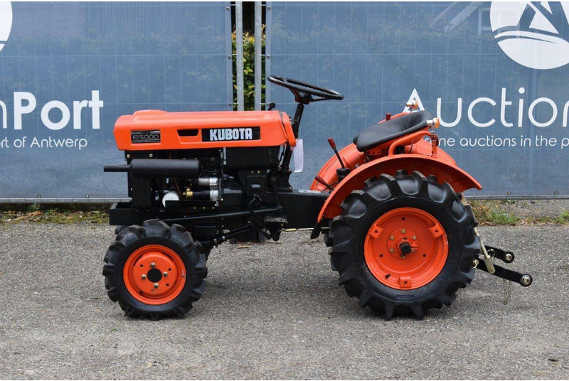 Kubota B5000 - Máy cày: hình 2 Kubota B5000 - Máy cày: hình 2
