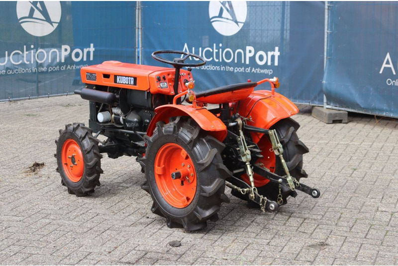 Kubota B7000 - Máy cày: hình 4 Kubota B7000 - Máy cày: hình 4