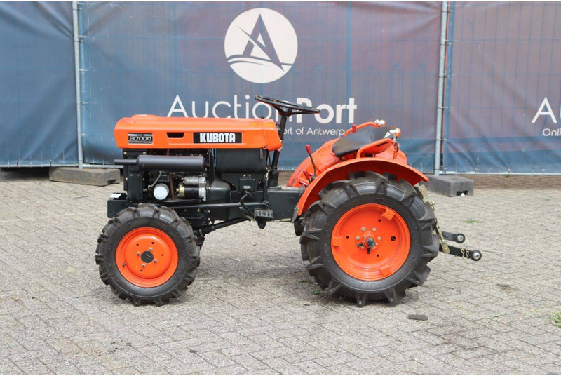 Kubota B7000 - Máy cày: hình 2 Kubota B7000 - Máy cày: hình 2