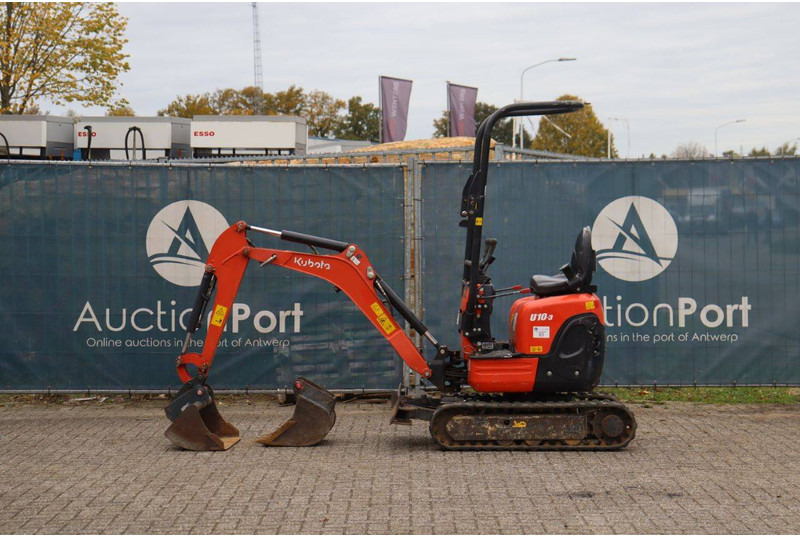 Kubota U10-3 - Máy xúc mini: hình 2 Kubota U10-3 - Máy xúc mini: hình 2