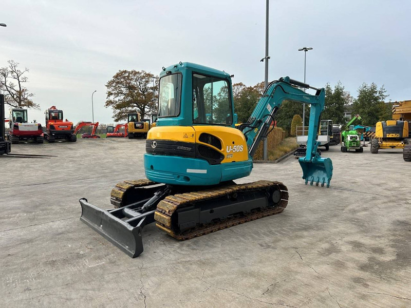 Kubota U50-3 - Máy xúc bánh xích: hình 4 Kubota U50-3 - Máy xúc bánh xích: hình 4