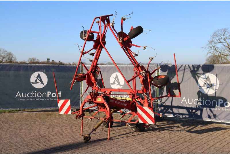 Lely LOTUS STABILO - Dàn trải/ Cào: hình 3 Lely LOTUS STABILO - Dàn trải/ Cào: hình 3