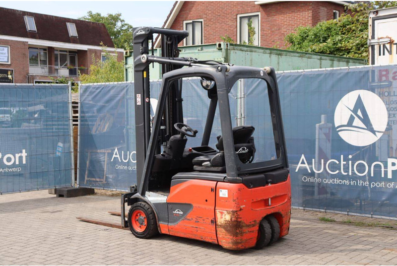 Linde E15-02 - Xe nâng điện: hình 4 Linde E15-02 - Xe nâng điện: hình 4