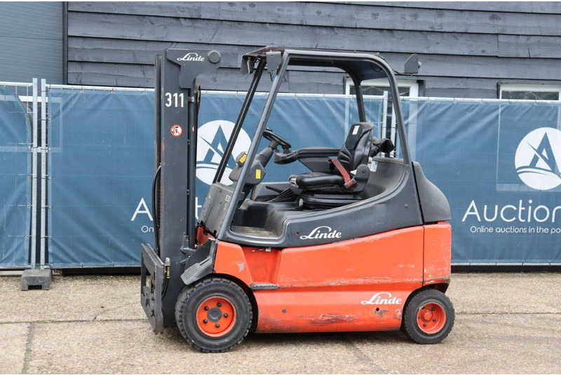 Linde E30/03/600 - Xe nâng điện: hình 1 Linde E30/03/600 - Xe nâng điện: hình 1