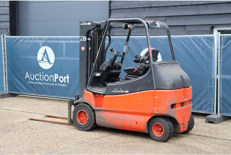 Linde E30 - Xe nâng điện: hình 3 Linde E30 - Xe nâng điện: hình 3