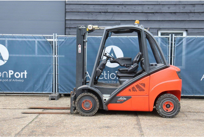 Linde H25D-02 - Xe nâng diesel: hình 2 Linde H25D-02 - Xe nâng diesel: hình 2