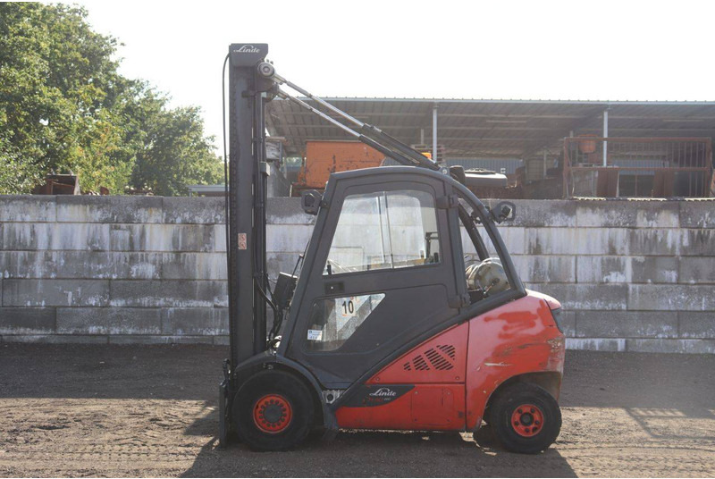 Linde H30CNG - Xe nâng gas: hình 2 Linde H30CNG - Xe nâng gas: hình 2