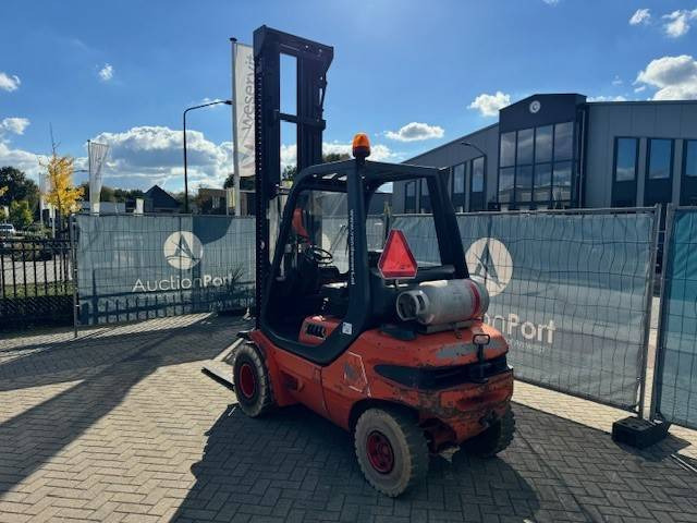 Linde H30T - Xe nâng gas: hình 2 Linde H30T - Xe nâng gas: hình 2