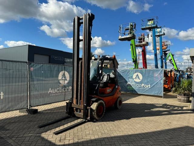 Linde H30T - Xe nâng gas: hình 3 Linde H30T - Xe nâng gas: hình 3