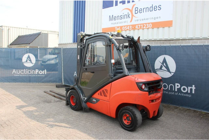 Linde H35 - Xe nâng diesel: hình 3 Linde H35 - Xe nâng diesel: hình 3