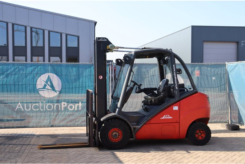 Linde H35D - Xe nâng diesel: hình 1 Linde H35D - Xe nâng diesel: hình 1