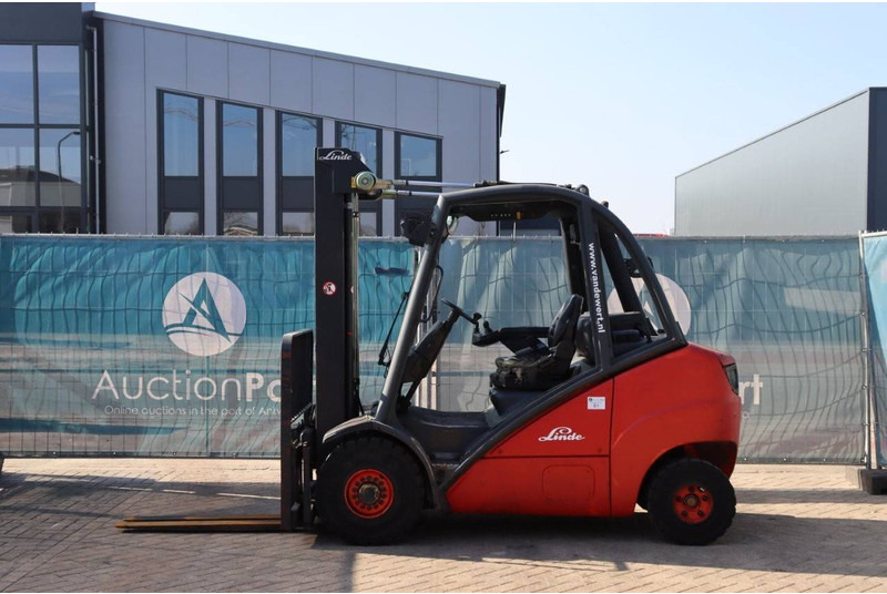 Linde H35D - Xe nâng diesel: hình 2 Linde H35D - Xe nâng diesel: hình 2