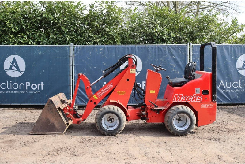 Macks 227 - Máy xúc lật bánh lốp: hình 2 Macks 227 - Máy xúc lật bánh lốp: hình 2