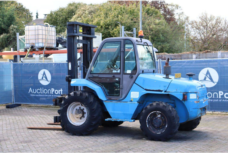 Manitou M 50-4 - Xe nâng địa hình gồ ghề: hình 4 Manitou M 50-4 - Xe nâng địa hình gồ ghề: hình 4