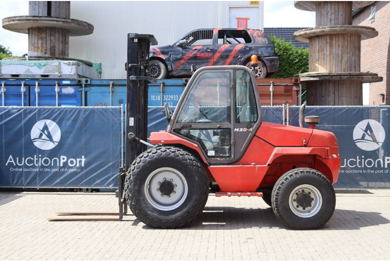 Manitou M30-4 - Xe nâng địa hình gồ ghề: hình 2 Manitou M30-4 - Xe nâng địa hình gồ ghề: hình 2