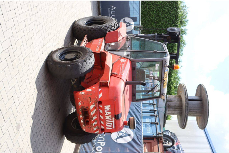 Manitou M30-4 - Xe nâng địa hình gồ ghề: hình 4 Manitou M30-4 - Xe nâng địa hình gồ ghề: hình 4