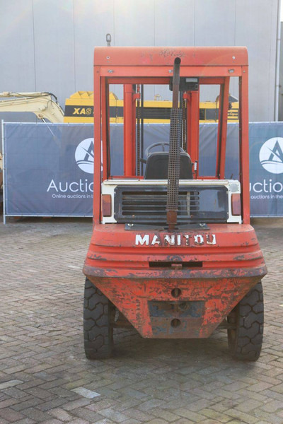 Manitou MCE 25H - Xe nâng diesel: hình 5 Manitou MCE 25H - Xe nâng diesel: hình 5