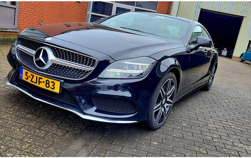 Mercedes-Benz CLS-Klasse 350 BlueTec AMG-Line - Xe hơi: hình 3 Mercedes-Benz CLS-Klasse 350 BlueTec AMG-Line - Xe hơi: hình 3