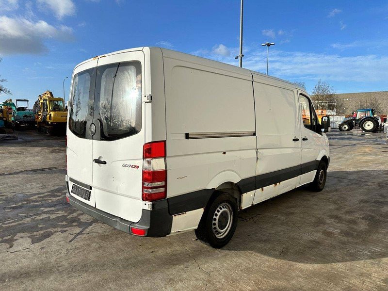Mercedes-Benz Sprinter 309 DCI - Xe van chở hàng: hình 4 Mercedes-Benz Sprinter 309 DCI - Xe van chở hàng: hình 4