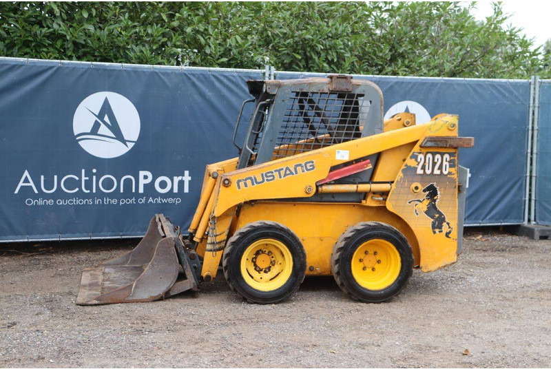 Mustang 2026 - Máy xúc lật bánh lốp: hình 1 Mustang 2026 - Máy xúc lật bánh lốp: hình 1