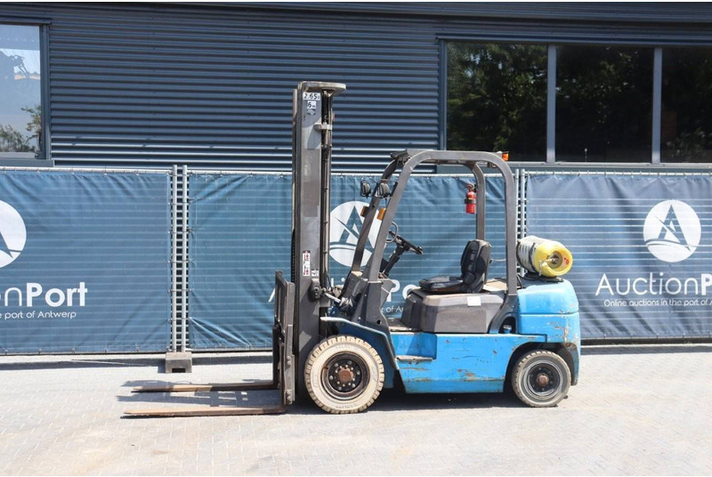 Nissan CPQD25N - Xe nâng gas: hình 1 Nissan CPQD25N - Xe nâng gas: hình 1
