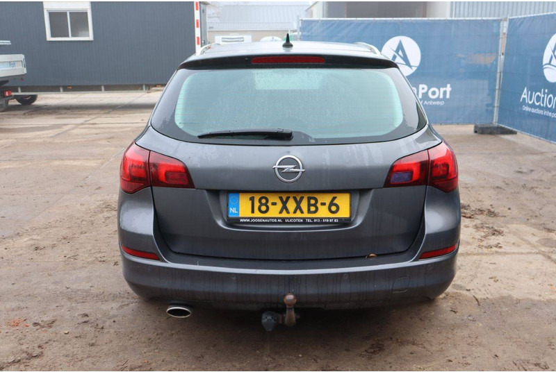 Opel Astra Sports Tourer - Xe hơi: hình 5 Opel Astra Sports Tourer - Xe hơi: hình 5