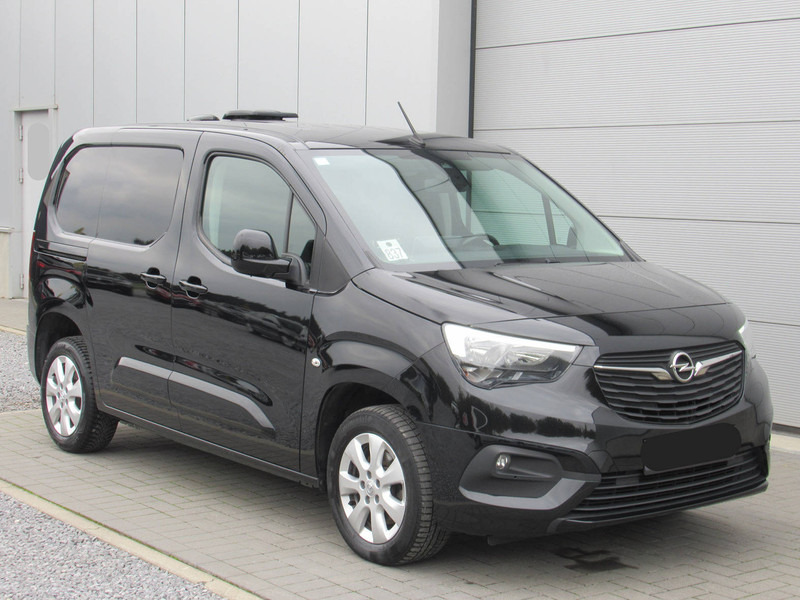 Opel Combo 1.5 D Automatic - Xe van chở hàng: hình 4 Opel Combo 1.5 D Automatic - Xe van chở hàng: hình 4