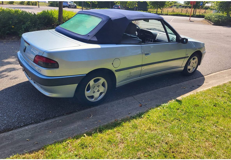 Peugeot 306 Cabriolet 1.6 Automatic - Sedan: hình 4 Peugeot 306 Cabriolet 1.6 Automatic - Sedan: hình 4