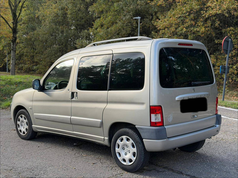 Peugeot Partner 1.6 HDI - Sedan: hình 4 Peugeot Partner 1.6 HDI - Sedan: hình 4