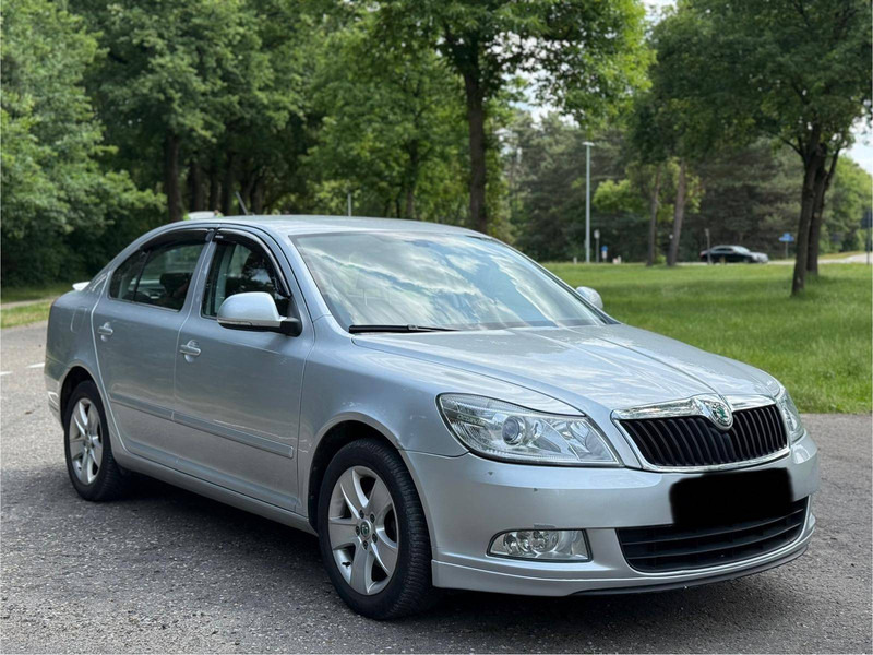 Škoda Octavia 1.6 TDI - Sedan: hình 3 Škoda Octavia 1.6 TDI - Sedan: hình 3