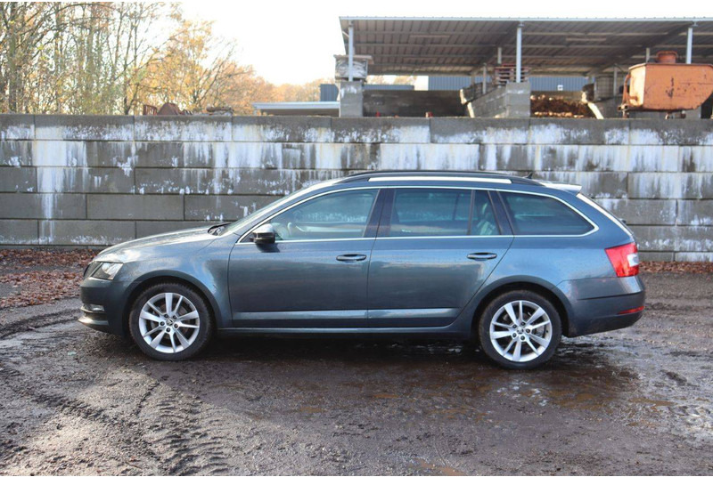 Škoda Octavia - Xe hơi: hình 2 Škoda Octavia - Xe hơi: hình 2