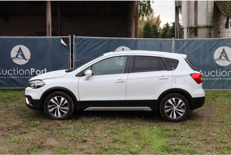 Suzuki SX4 - Sedan: hình 2 Suzuki SX4 - Sedan: hình 2