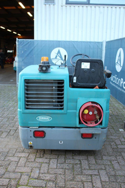 TENNANT S20 - Xe quét đường: hình 4 TENNANT S20 - Xe quét đường: hình 4