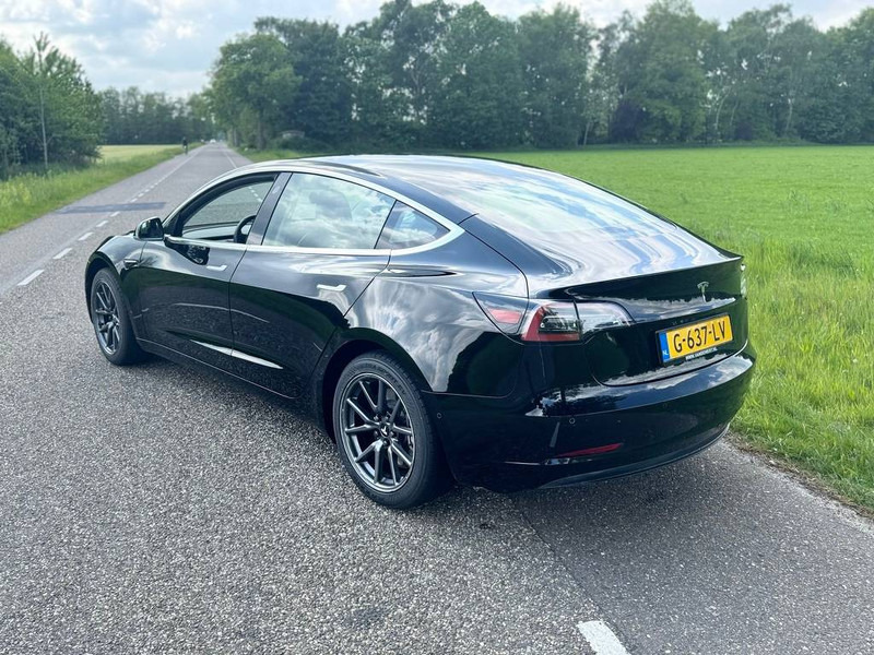 Tesla Model 3 - Sedan: hình 5 Tesla Model 3 - Sedan: hình 5