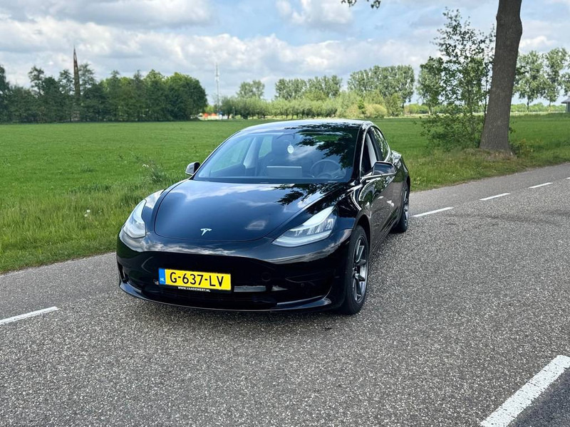 Tesla Model 3 - Sedan: hình 3 Tesla Model 3 - Sedan: hình 3