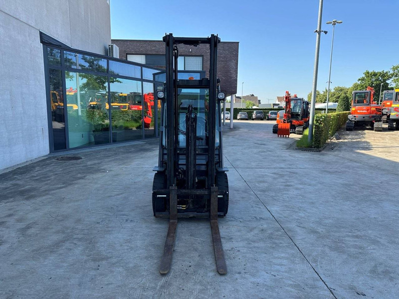 Toyota 02-8FDF20 - Xe nâng diesel: hình 2 Toyota 02-8FDF20 - Xe nâng diesel: hình 2