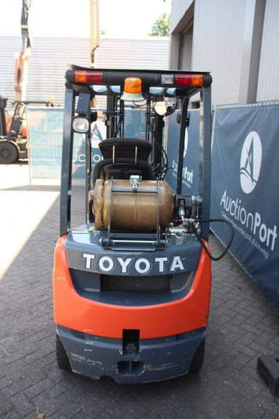 Toyota 02-8FGF18 - Xe nâng gas: hình 4 Toyota 02-8FGF18 - Xe nâng gas: hình 4