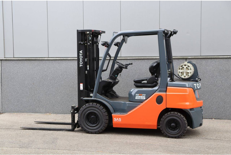 Toyota 02-8FGF25 - Xe nâng gas: hình 3 Toyota 02-8FGF25 - Xe nâng gas: hình 3