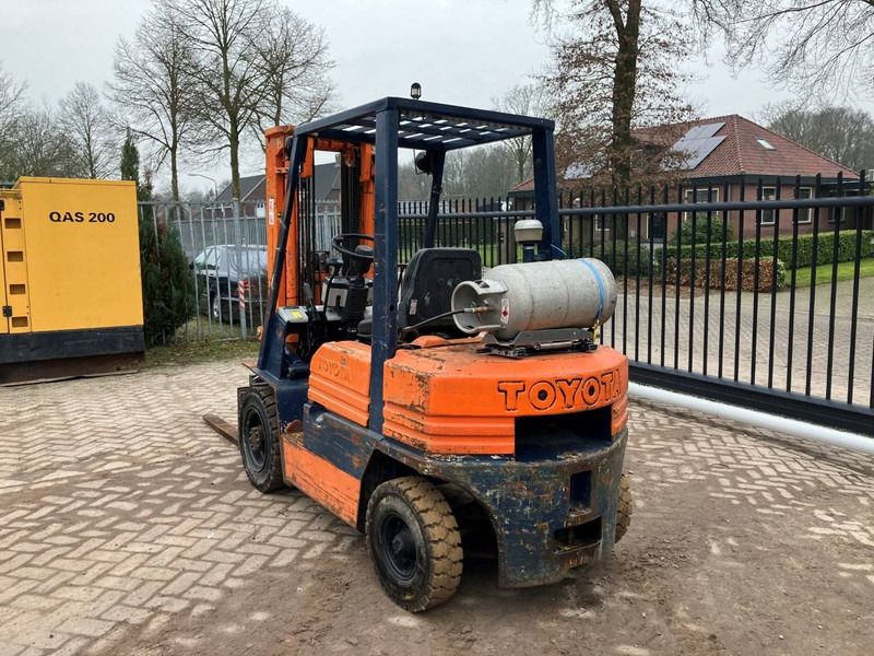 Toyota 42-5FGF 25 - Xe nâng gas: hình 4 Toyota 42-5FGF 25 - Xe nâng gas: hình 4