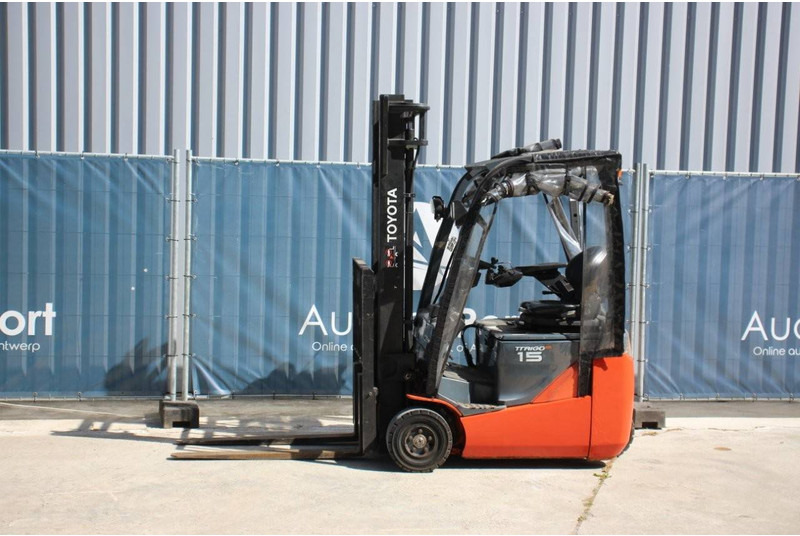 Toyota 8FBE15T - Xe nâng điện: hình 1 Toyota 8FBE15T - Xe nâng điện: hình 1