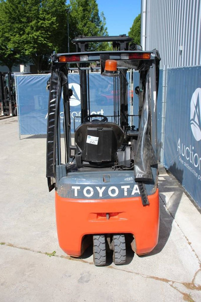 Toyota 8FBE15T - Xe nâng điện: hình 4 Toyota 8FBE15T - Xe nâng điện: hình 4
