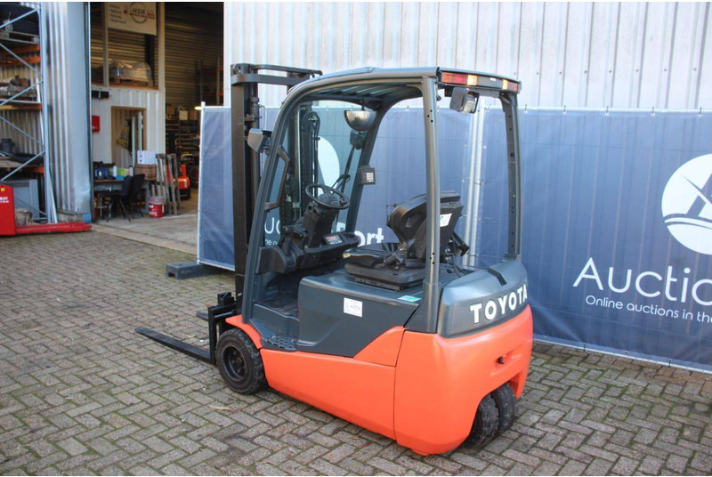 Toyota 8FBET20 - Xe nâng điện: hình 3 Toyota 8FBET20 - Xe nâng điện: hình 3