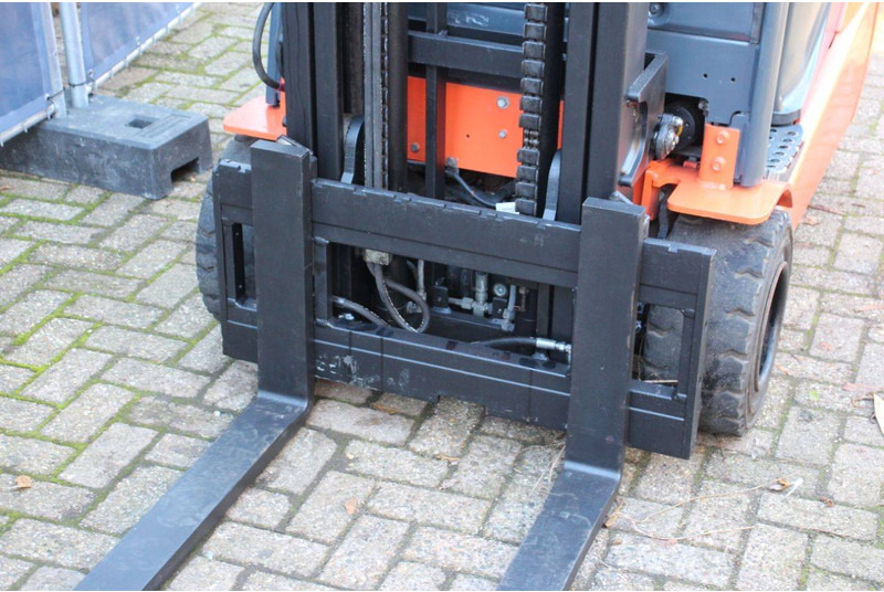 Xe nâng điện Toyota 8FBET20: hình 10