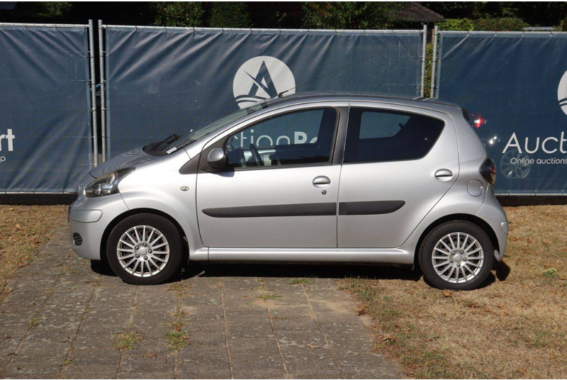 Toyota Aygo - Sedan: hình 2 Toyota Aygo - Sedan: hình 2