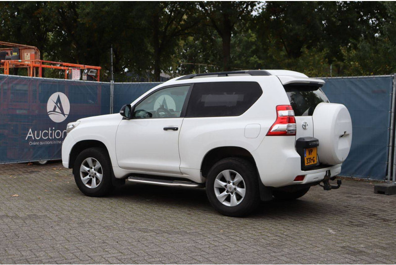 Toyota Land Cruiser - Sedan: hình 3 Toyota Land Cruiser - Sedan: hình 3