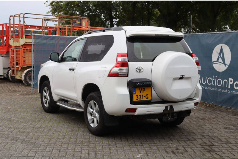 Toyota Land Cruiser - Sedan: hình 4 Toyota Land Cruiser - Sedan: hình 4
