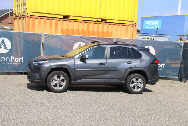 Toyota RAV4 XLE AWD - Sedan: hình 1 Toyota RAV4 XLE AWD - Sedan: hình 1