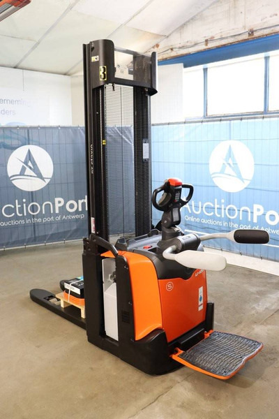 Toyota SPE120 - Máy xếp chồng: hình 4 Toyota SPE120 - Máy xếp chồng: hình 4