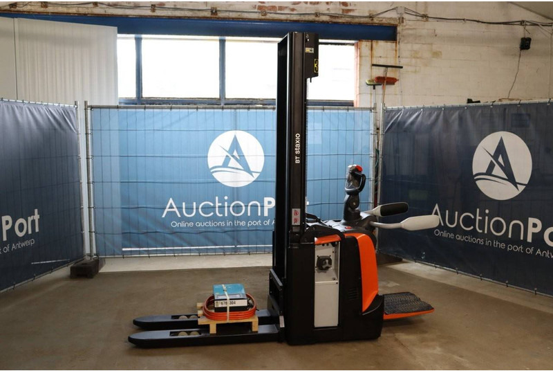 Toyota SPE120 - Máy xếp chồng: hình 1 Toyota SPE120 - Máy xếp chồng: hình 1