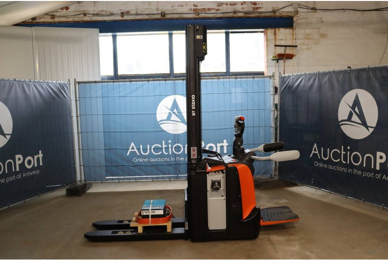 Toyota SPE120 - Máy xếp chồng: hình 2 Toyota SPE120 - Máy xếp chồng: hình 2